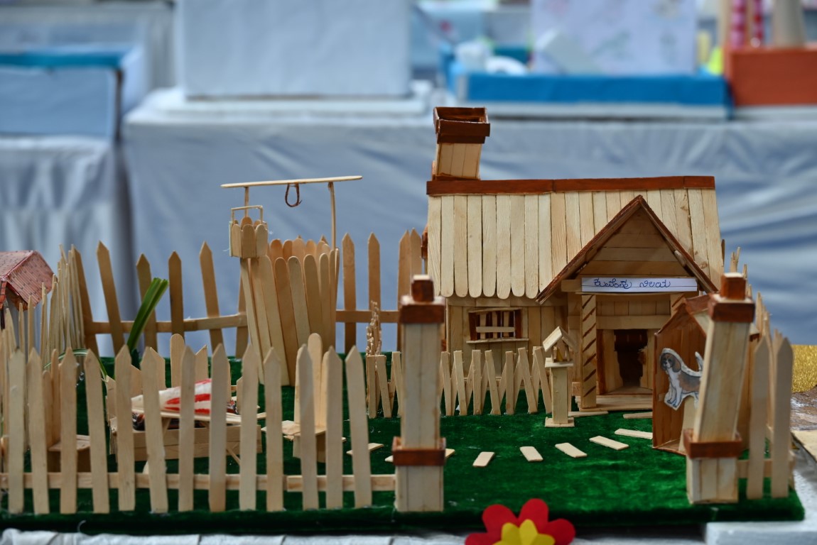  ExhiBlitz - School Exhibition